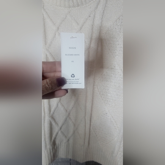 NWT pink rose fringe cable knit cream colored sweater size XS. - Picture 3 of 6